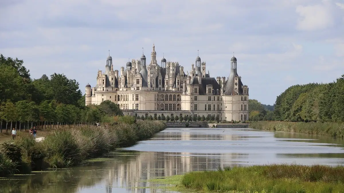 Agence web en Val de Loire : pourquoi je me déplace à Beaugency et Chambord